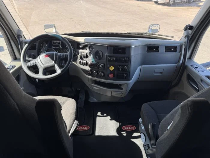 2021 Peterbilt 579 in El Paso, TX — photo 24