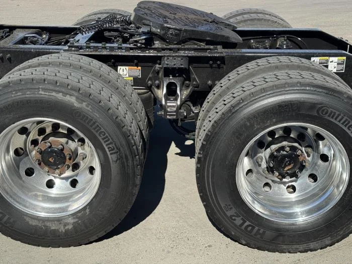2021 Peterbilt 579 in El Paso, TX — photo 10