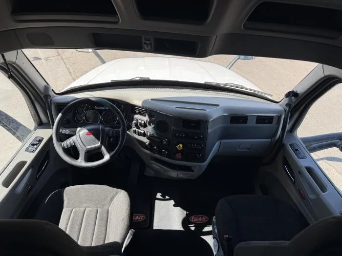 2021 Peterbilt 579 in El Paso, TX — photo 23