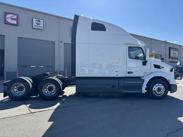 2021 Peterbilt 579 in El Paso, TX — photo 5