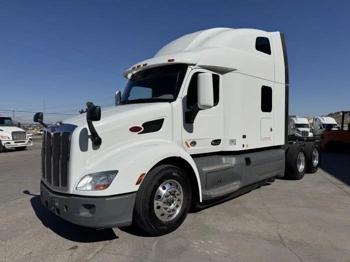 2021 Peterbilt 579 in El Paso, TX — photo 2