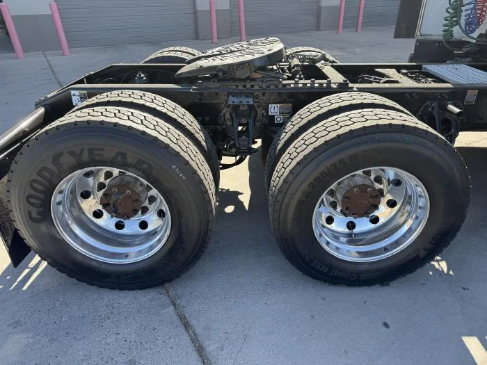 2021 Peterbilt 579 in El Paso, TX — photo 11