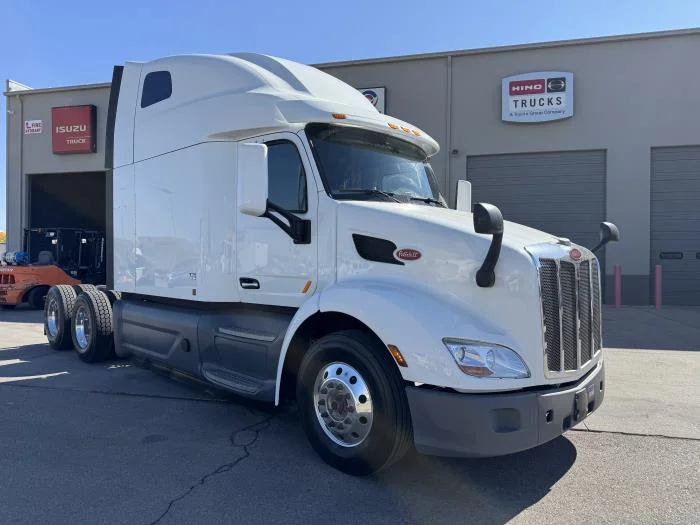 2021 Peterbilt 579 in El Paso, TX — photo 4