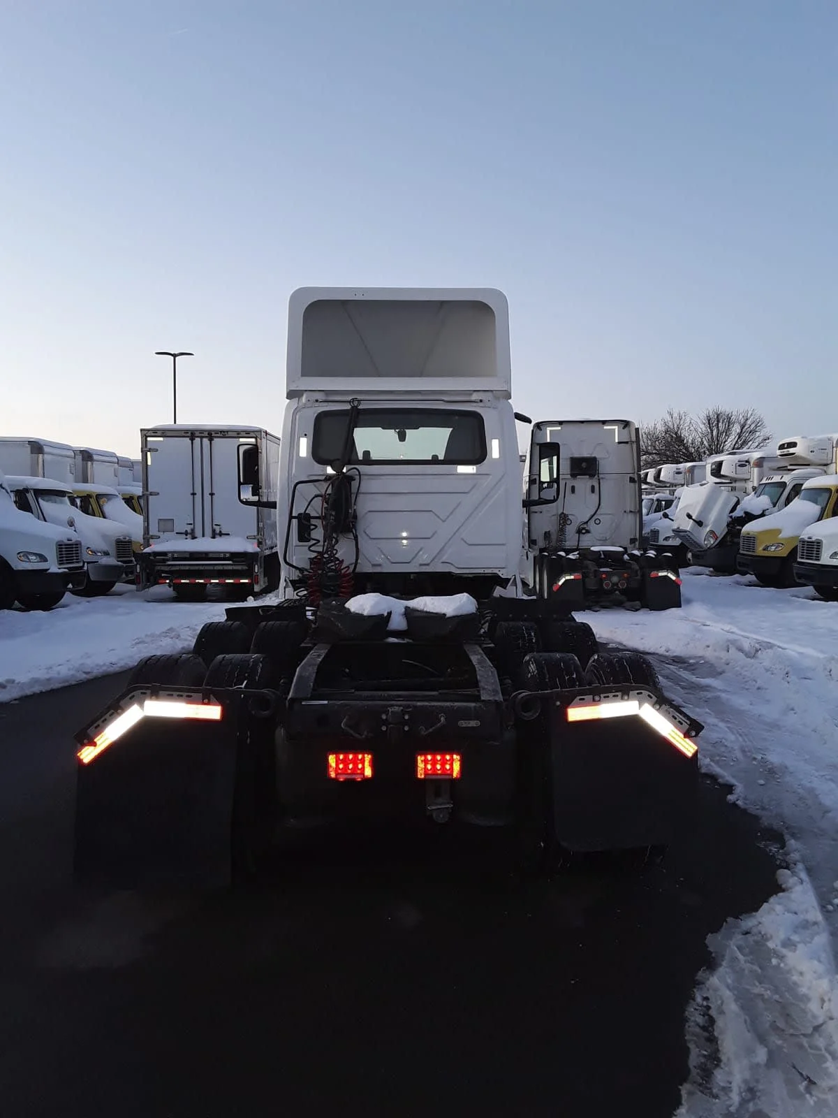 2019 International LT in Bolingbrook, IL — photo 5