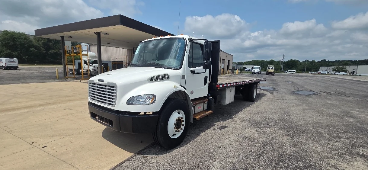 2019 Freightliner eM2 in Middlefield, OH — photo 3
