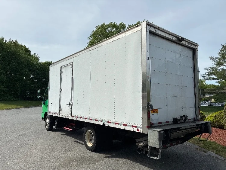 2018 Hino 195 in Cranbury, NJ — photo 6