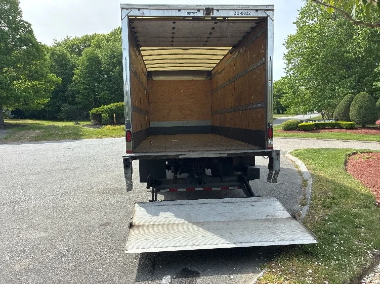 2018 Hino 195 in Cranbury, NJ — photo 9