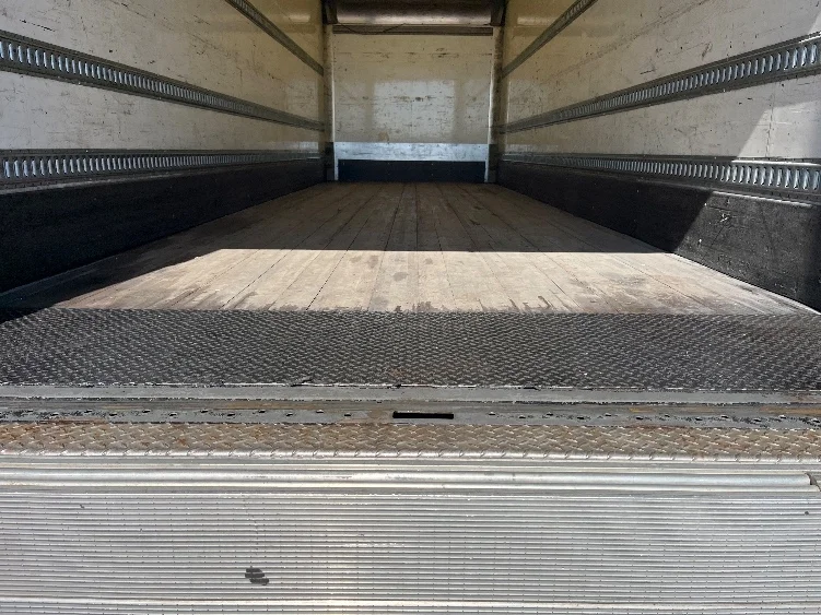 2021 Freightliner M2 106 - image 10