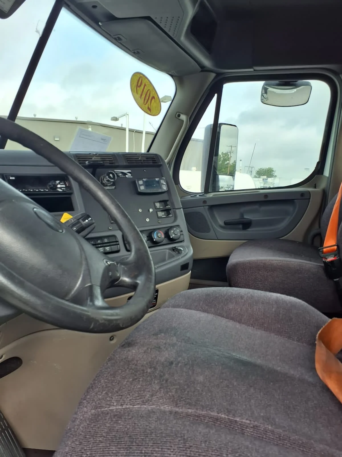2019 Freightliner Cascadia in Fort Worth, TX — photo 7