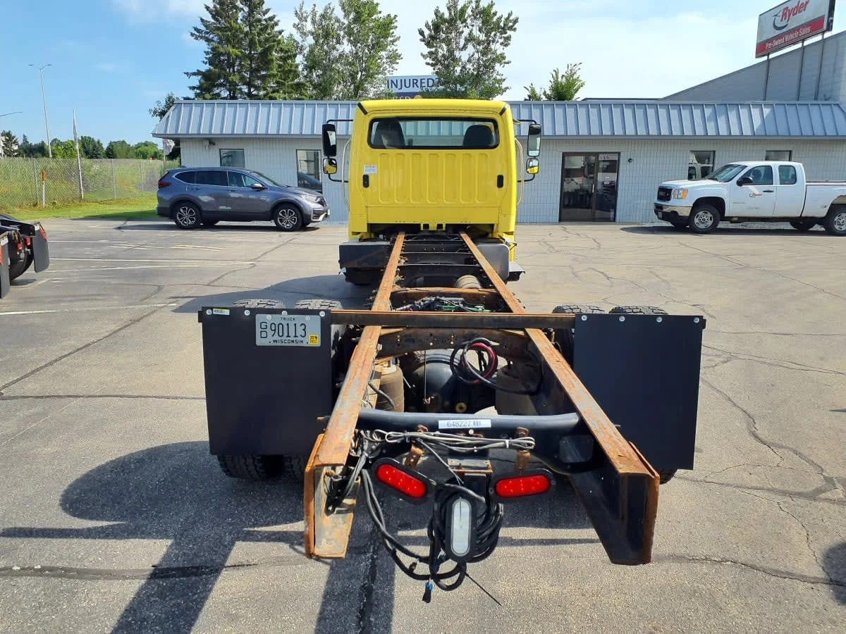 2016 Freightliner M2 106 - image 5