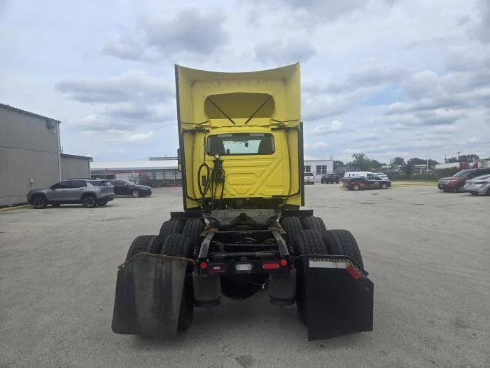 2023 International LT — photo 5
