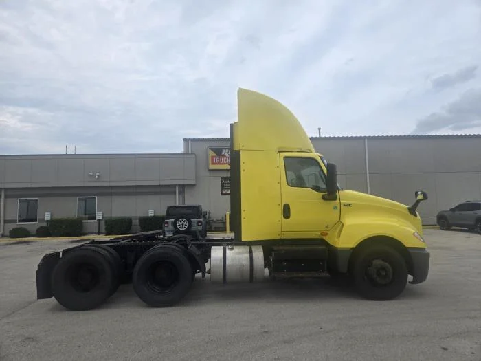 2023 International LT — photo 4