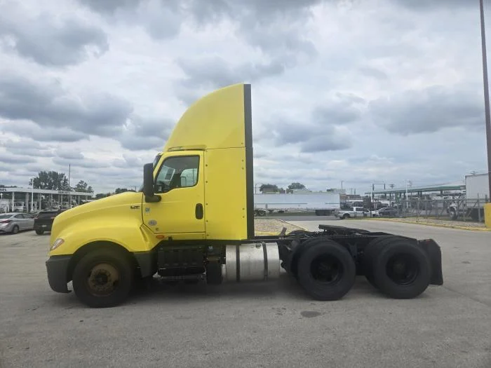 2023 International LT — photo 6