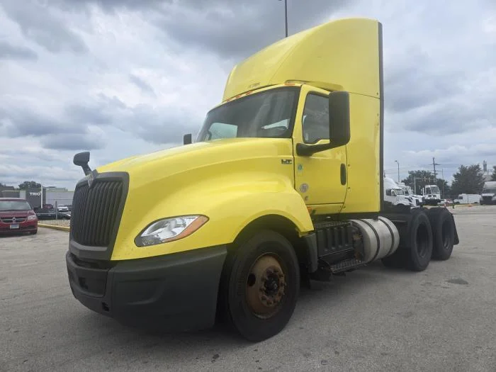 2023 International LT — photo 2