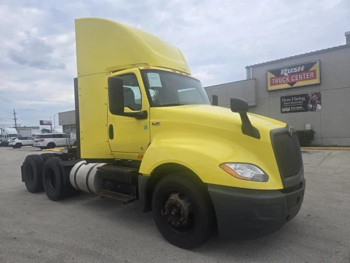 2023 International LT — photo 3
