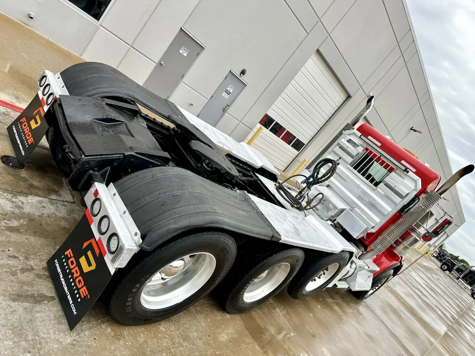 2011 Kenworth T800 - image 11