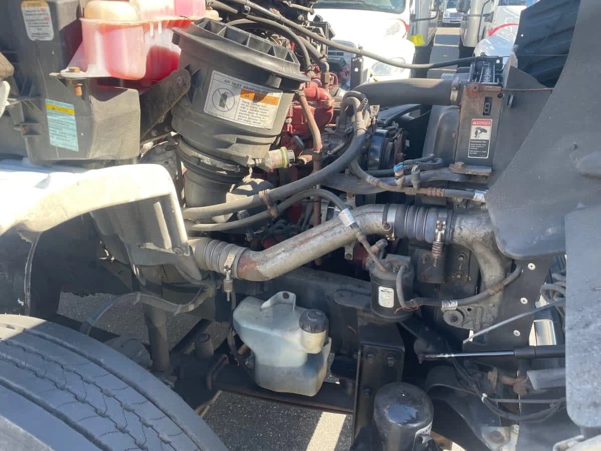 2016 Freightliner M2 106 in Farmingdale, NY — photo 11
