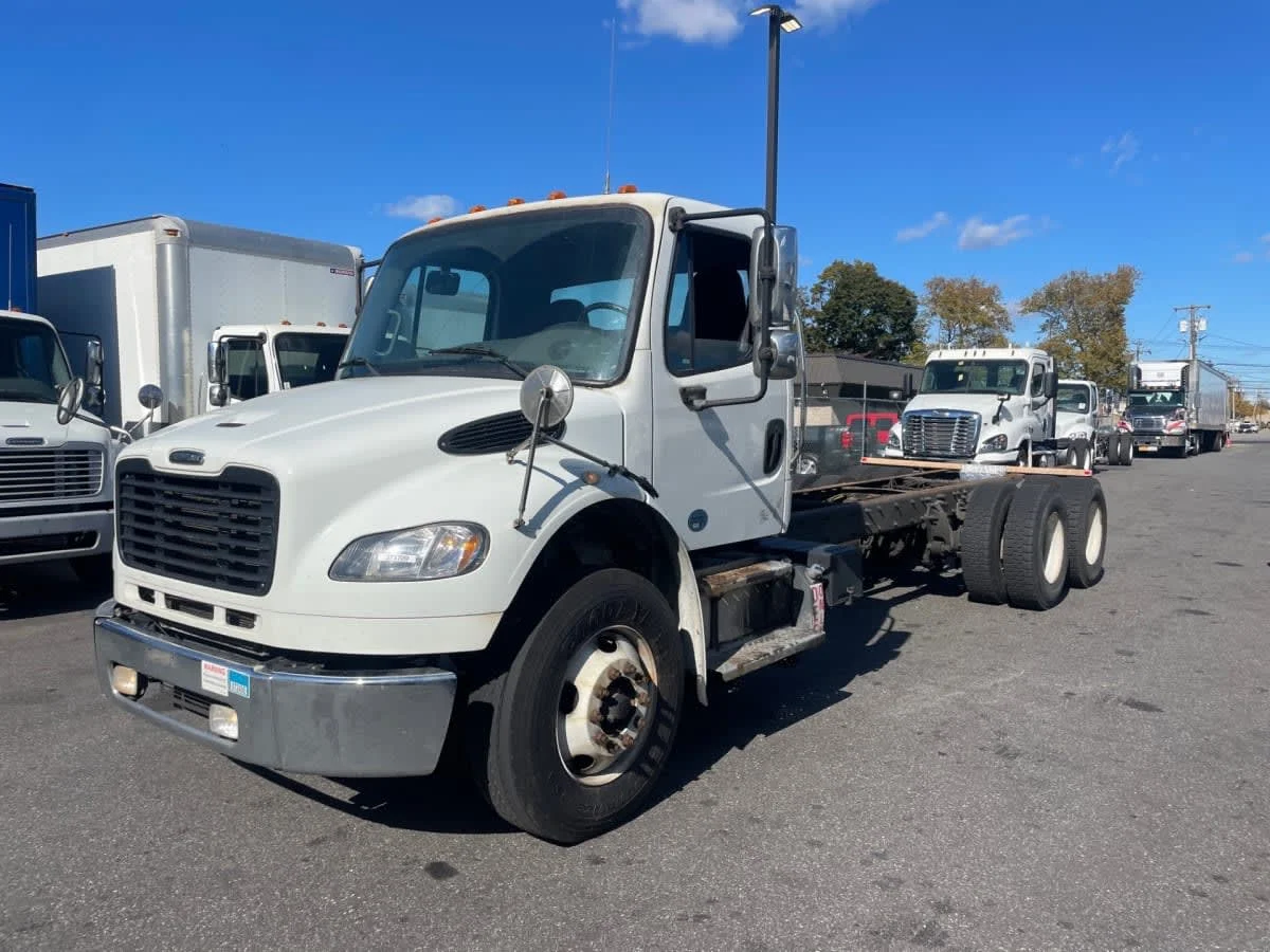 2016 Freightliner M2 106 in Farmingdale, NY
