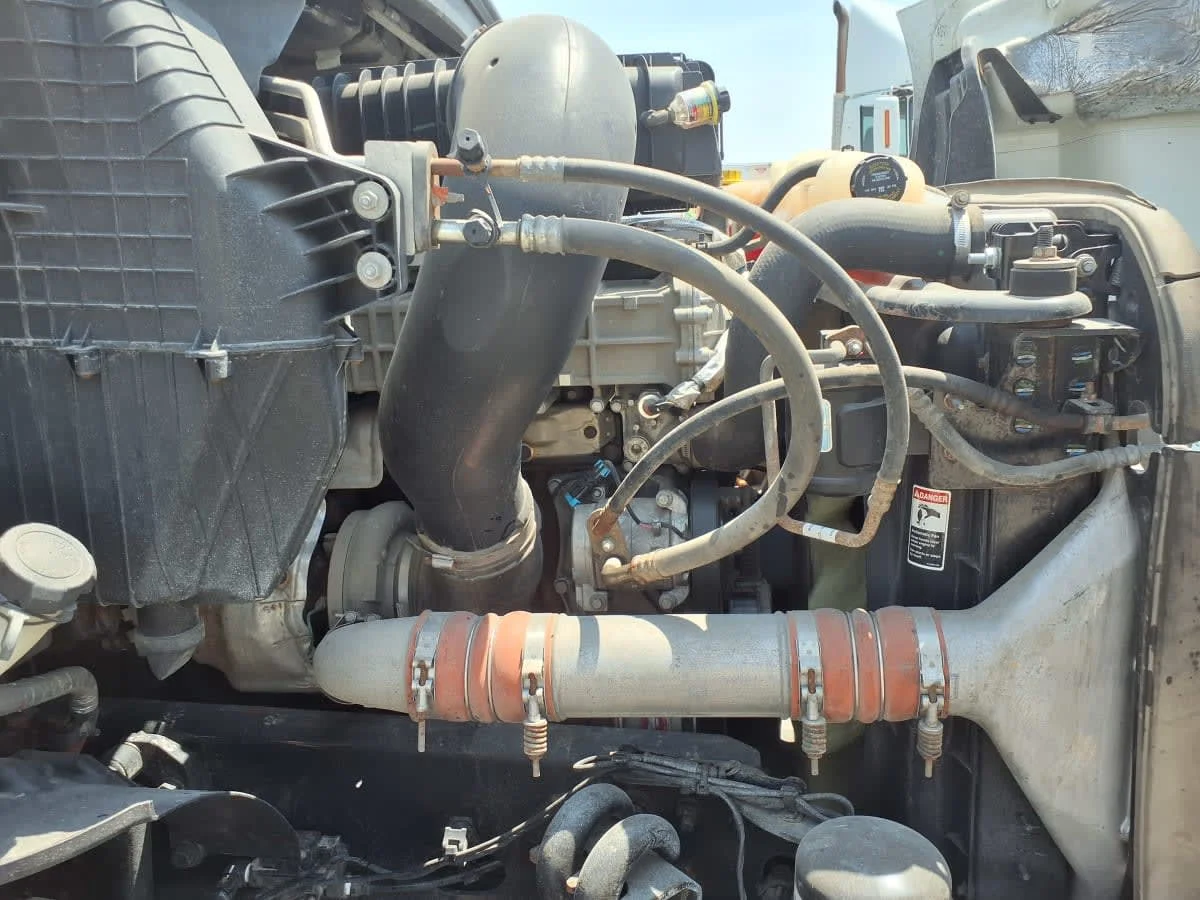 2019 Freightliner Cascadia in Taylor, MI — photo 11