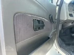 2011 International 4300 - image 13