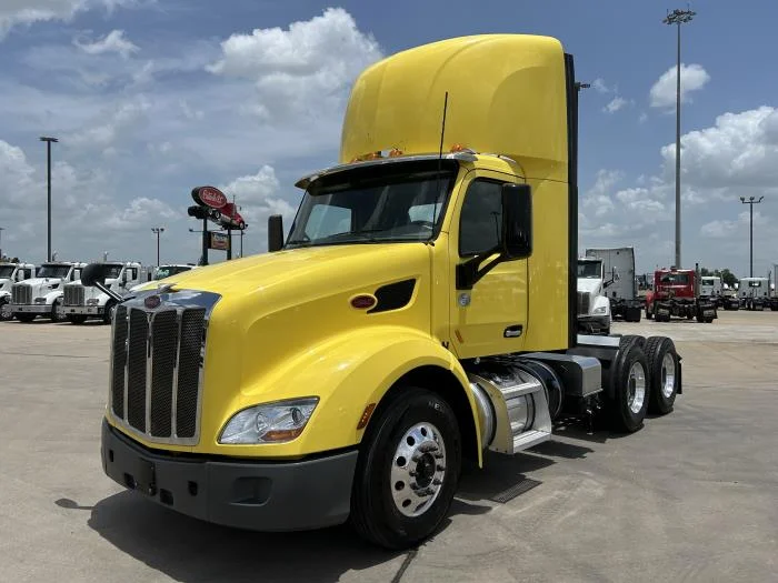 2021 Peterbilt 579 in College Station, TX — photo 2