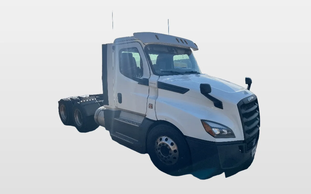 2019 Freightliner Cascadia - image 1