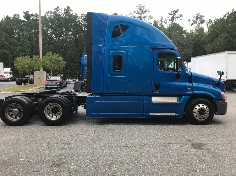2017 Freightliner Cascadia in Pensacola, FL — photo 8