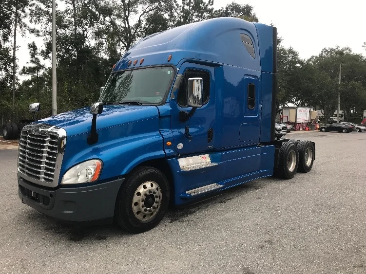 2017 Freightliner Cascadia in Pensacola, FL — photo 3