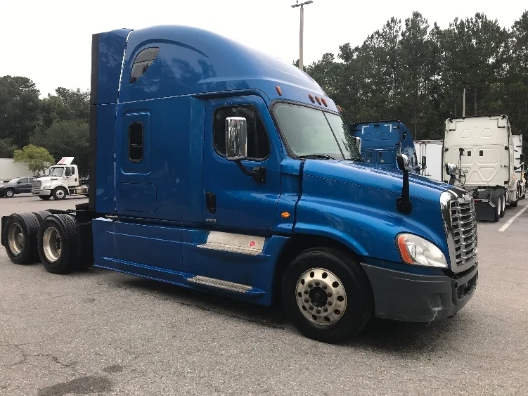 2017 Freightliner Cascadia in Jacksonville, FL