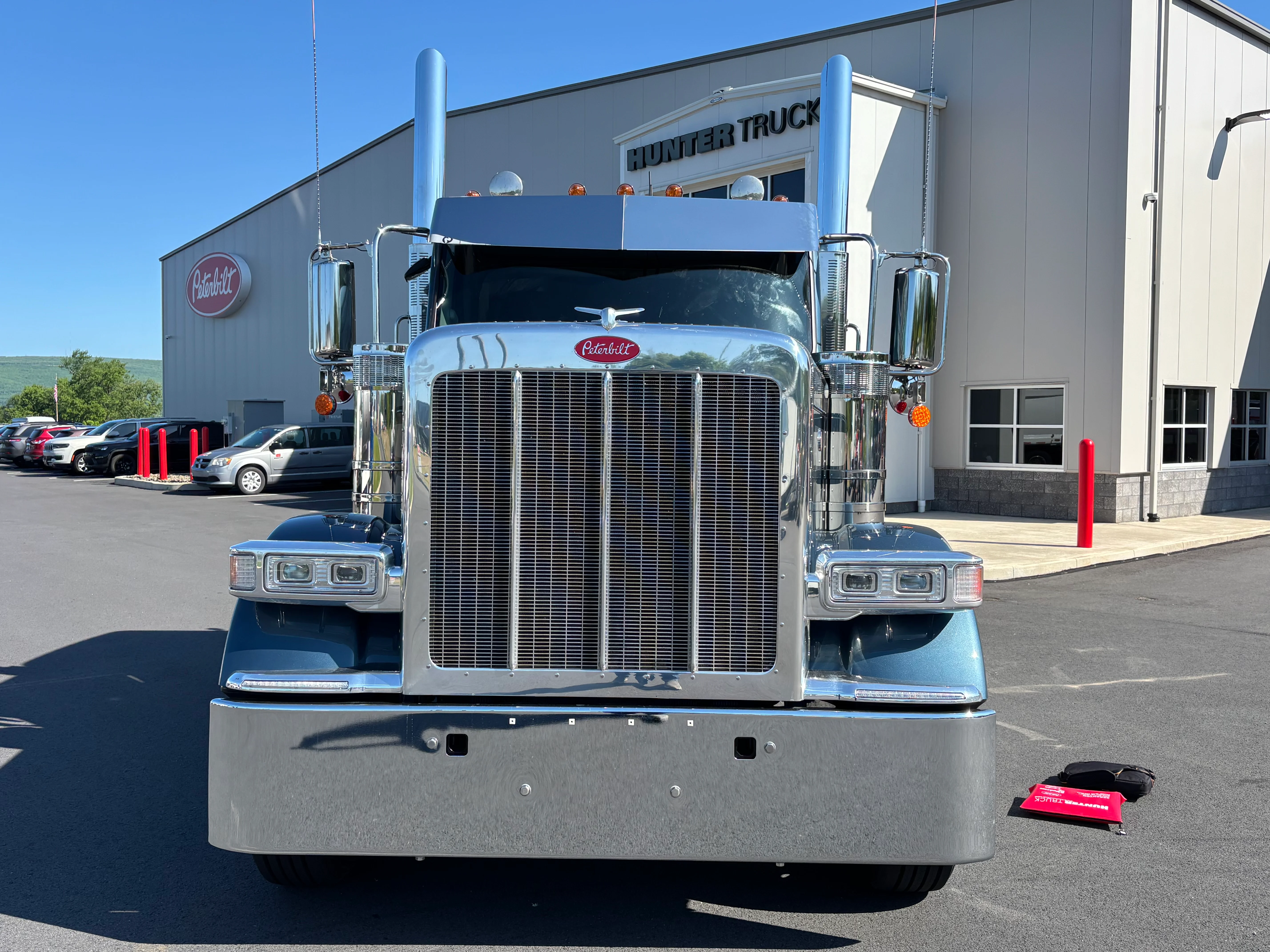 2027 Peterbilt 589 in Scranton, PA — photo 8