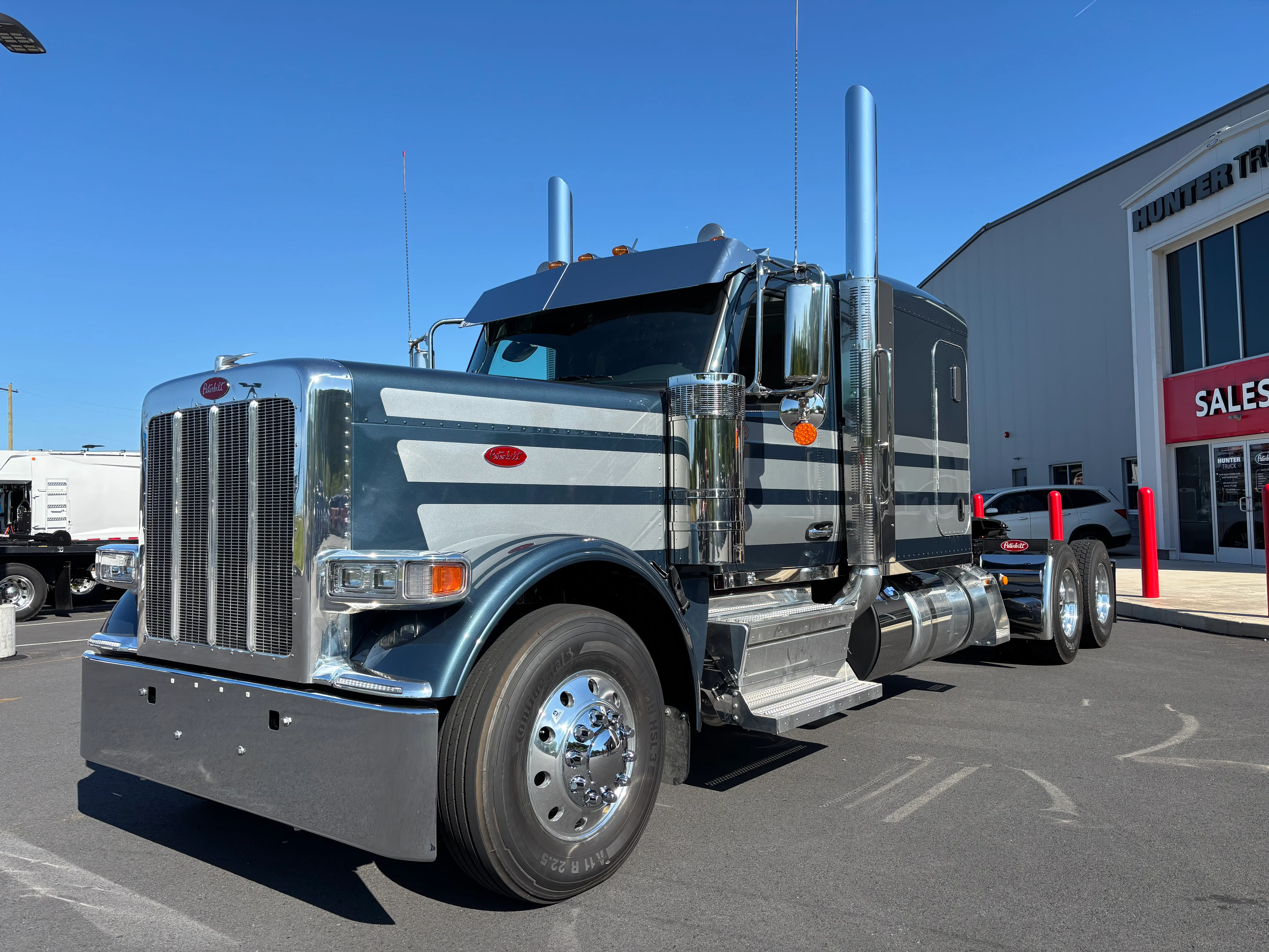 2027 Peterbilt 589