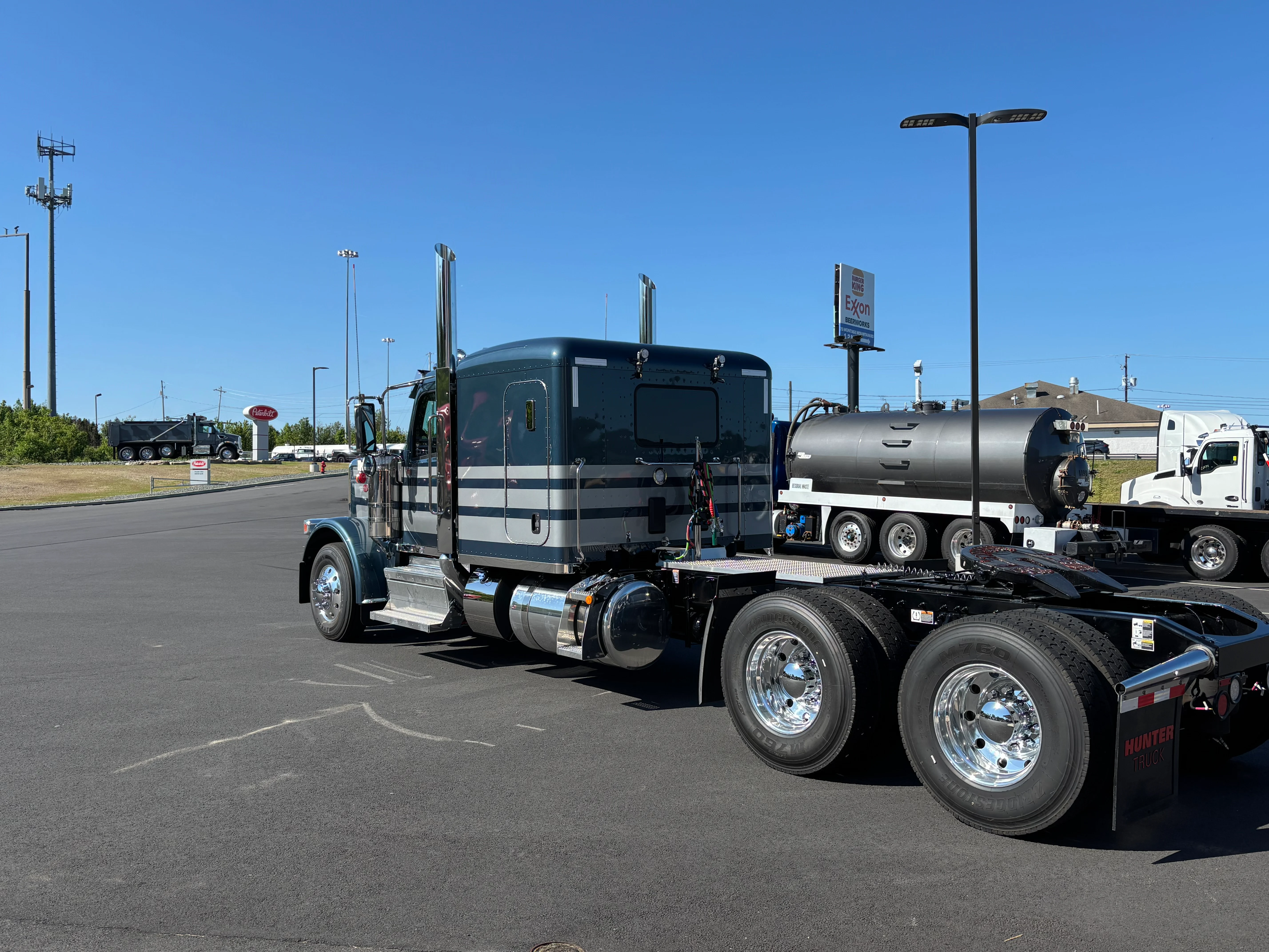 2027 Peterbilt 589 in Scranton, PA — photo 3