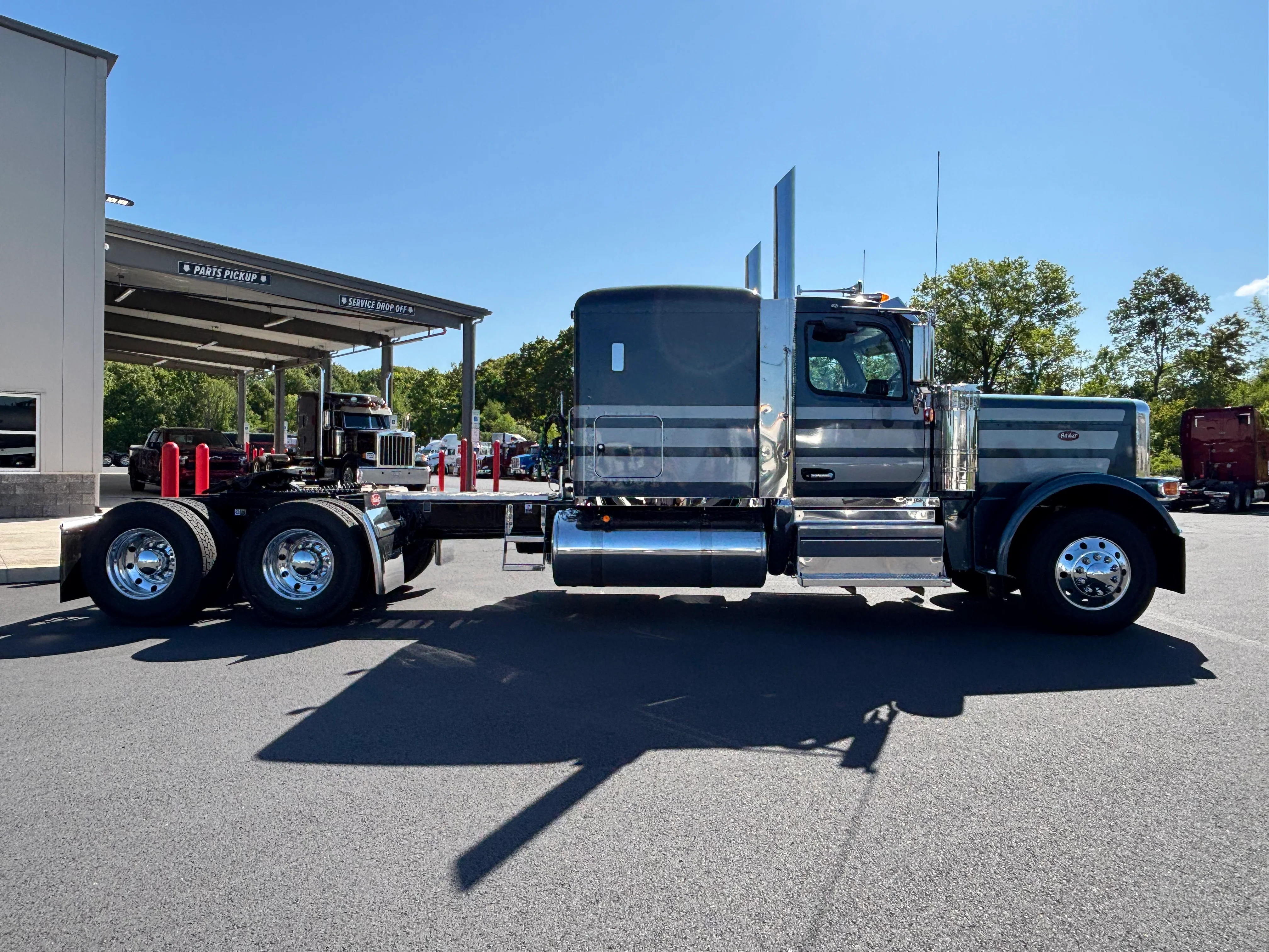 2027 Peterbilt 589 in Scranton, PA — photo 6