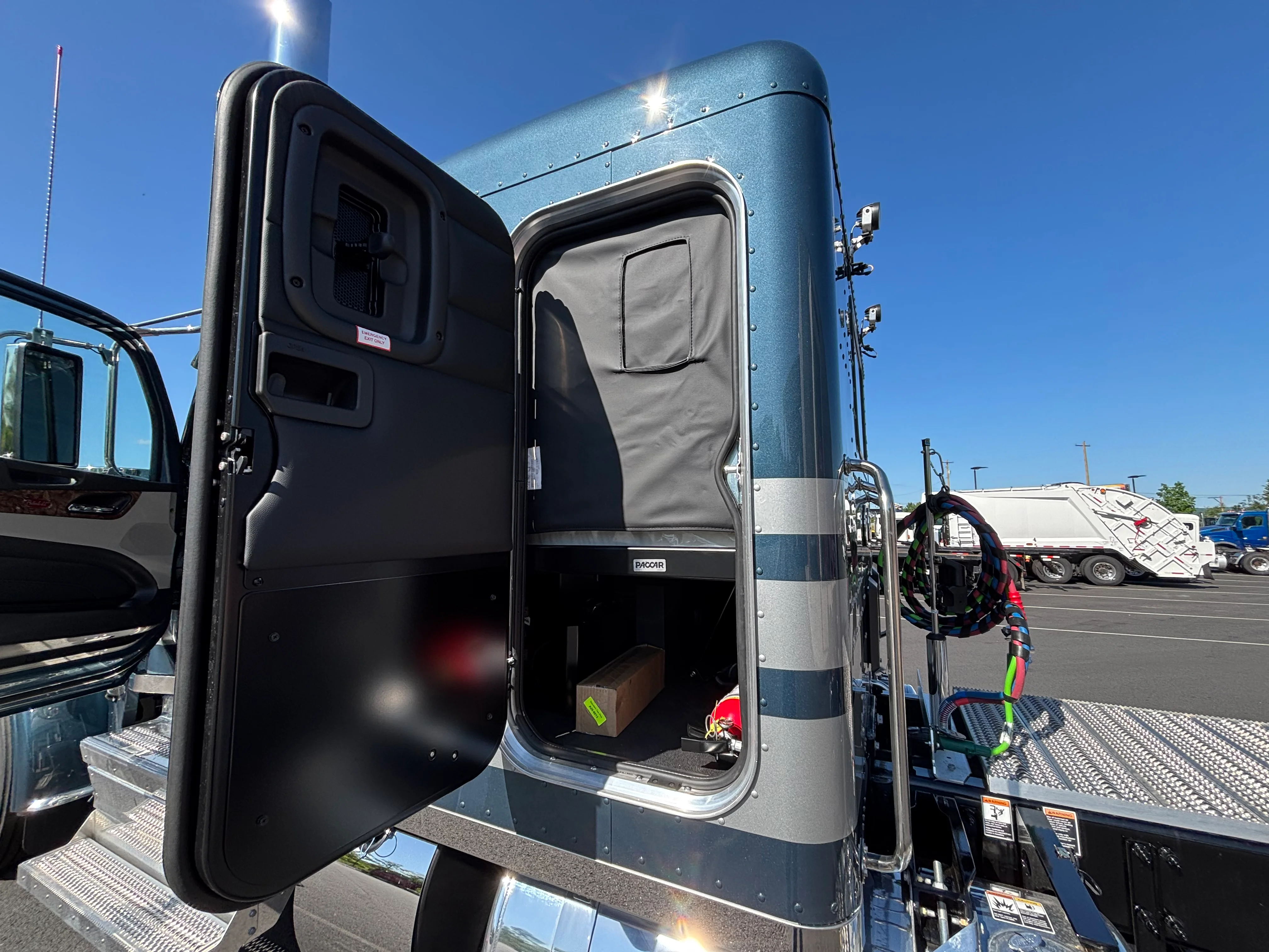 2027 Peterbilt 589 in Scranton, PA — photo 19