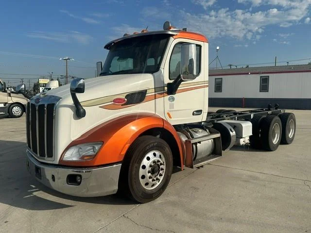2018 Peterbilt 579 — photo 2