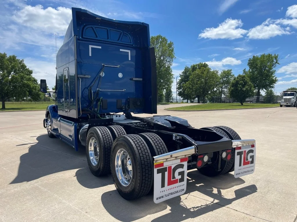 2022 Peterbilt 579 in Springfield, MO — photo 3