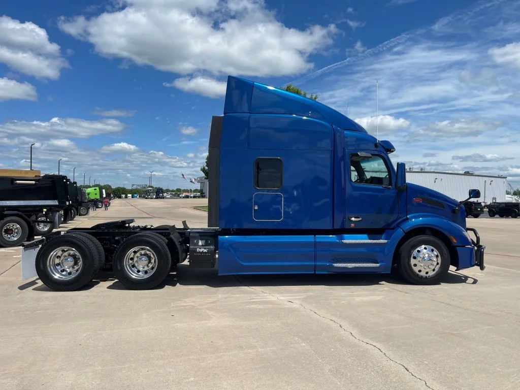 2022 Peterbilt 579 in Springfield, MO — photo 6
