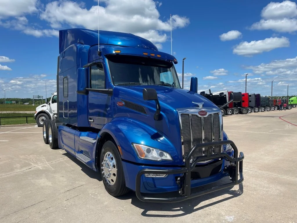 2022 Peterbilt 579 in Springfield, MO — photo 7