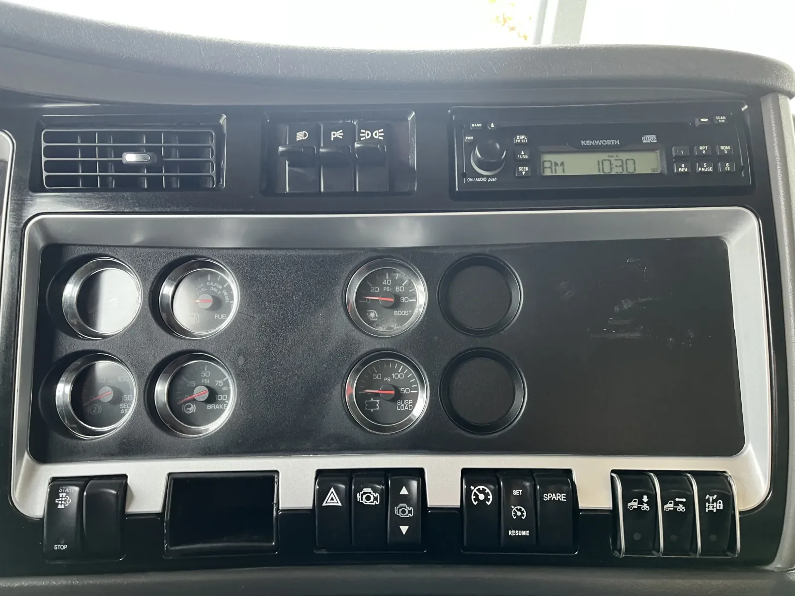 2008 Kenworth T800 - image 18