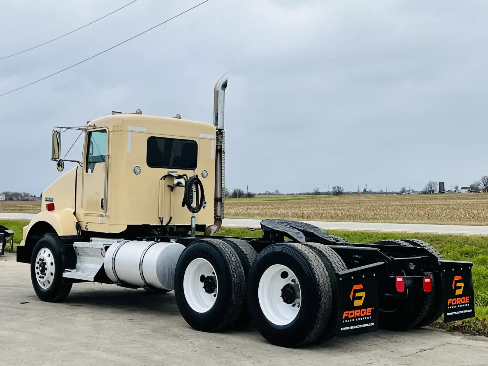 2008 Kenworth T800 - image 6