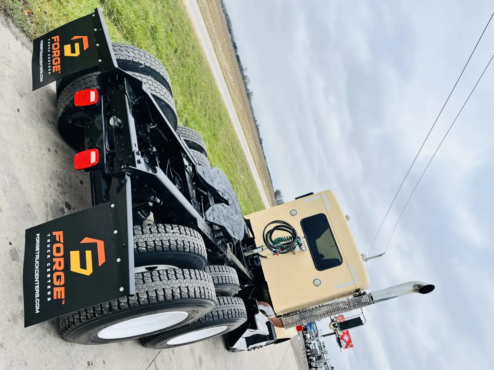 2008 Kenworth T800 - image 11