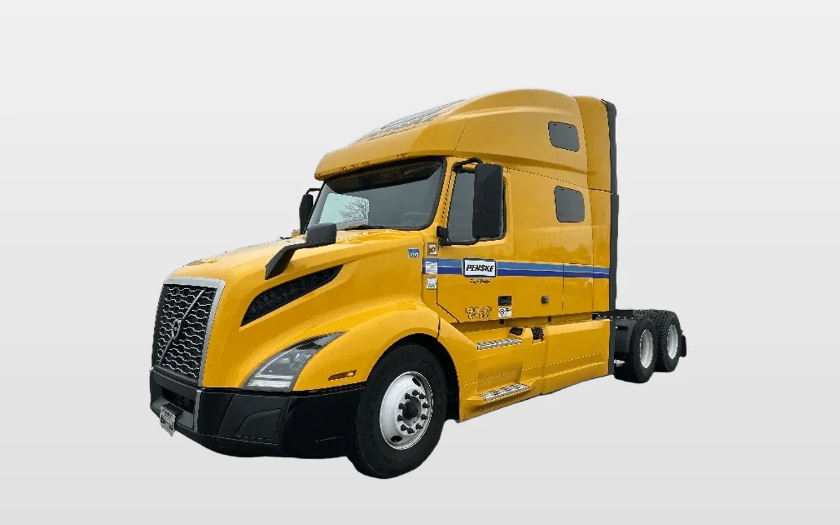 2022 Volvo - image 1