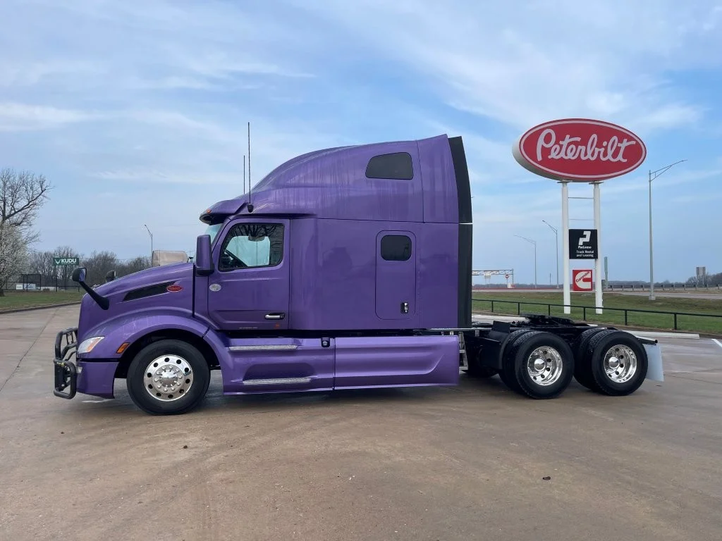 2023 Peterbilt 579 in Springfield, MO — photo 2