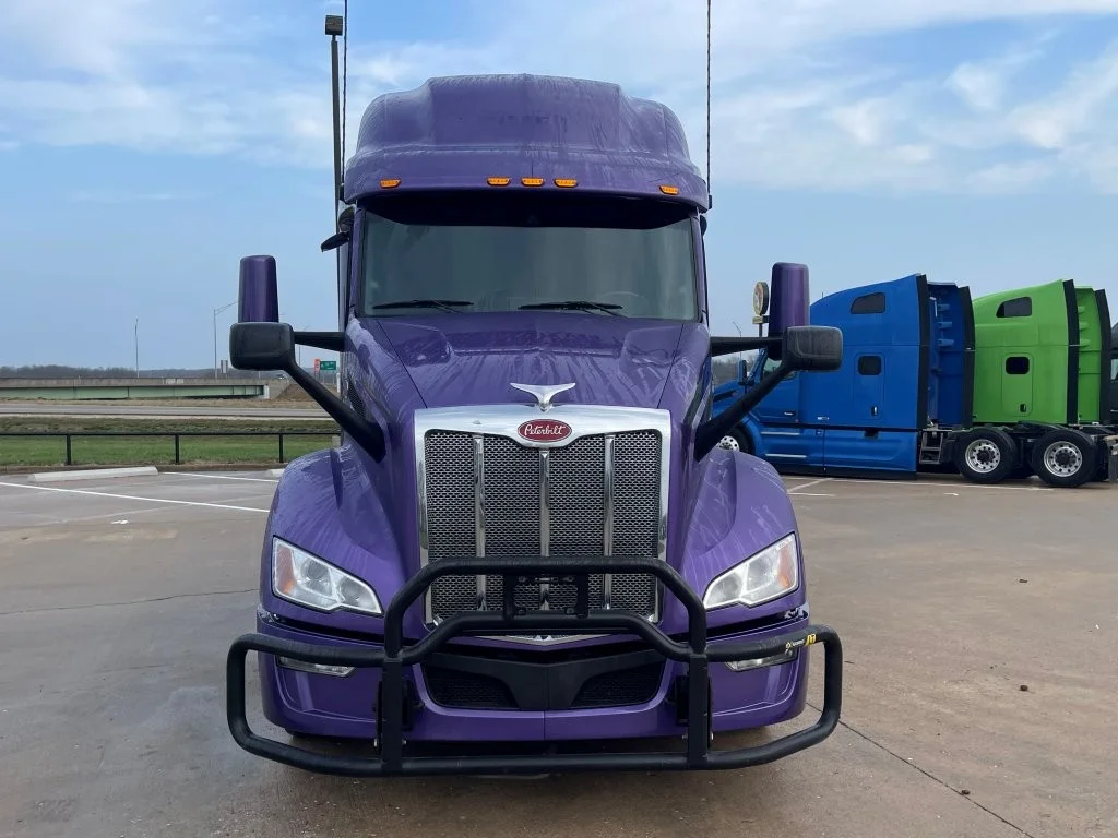 2023 Peterbilt 579 in Springfield, MO — photo 8