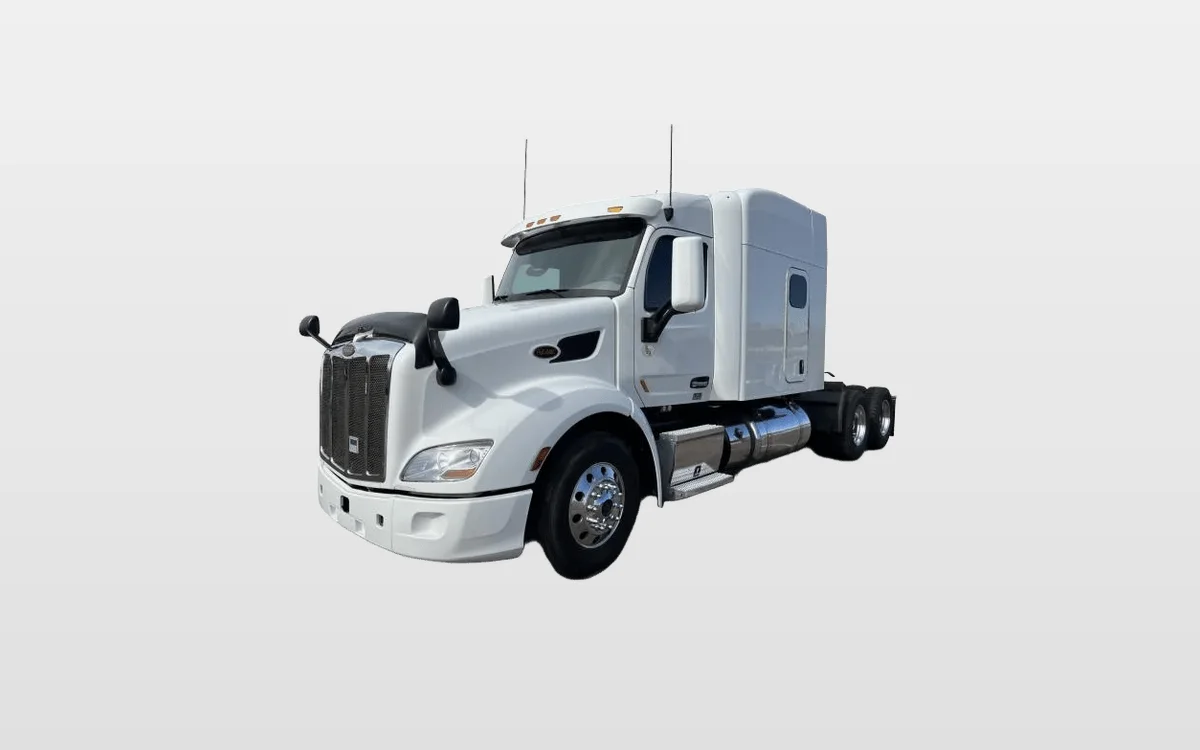 2022 Peterbilt 579 - image 1