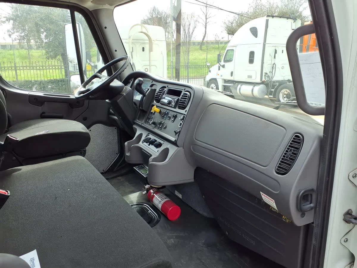 2020 Freightliner M2 106 - image 11