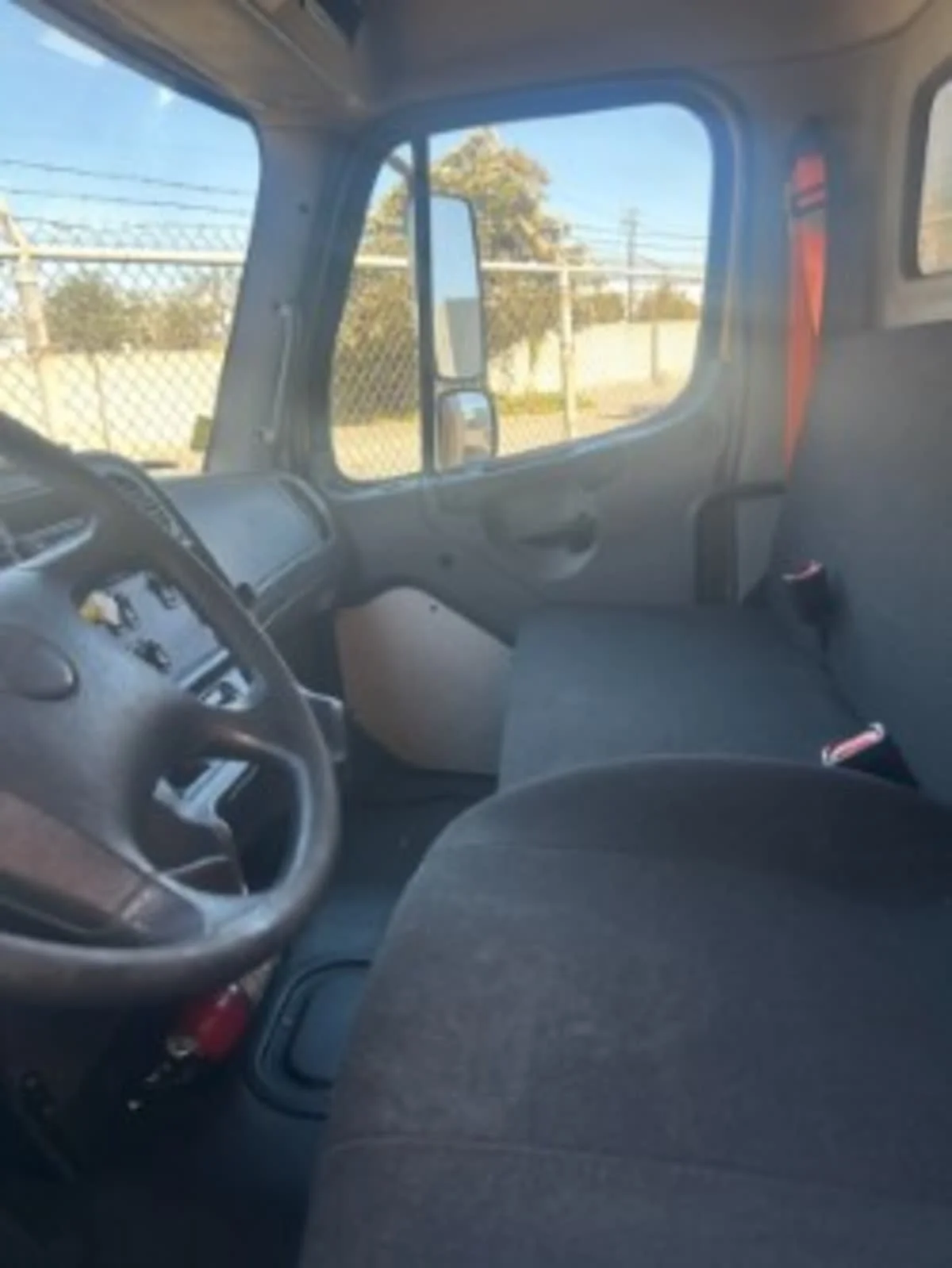 2021 Freightliner M2 106 in Pomona, CA — photo 7