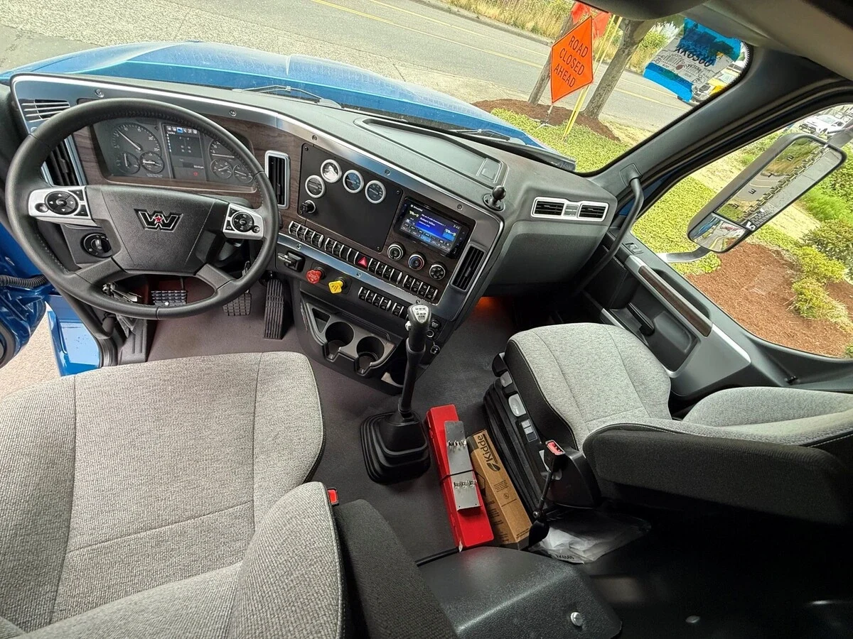 2027 Western Star 49X — photo 12