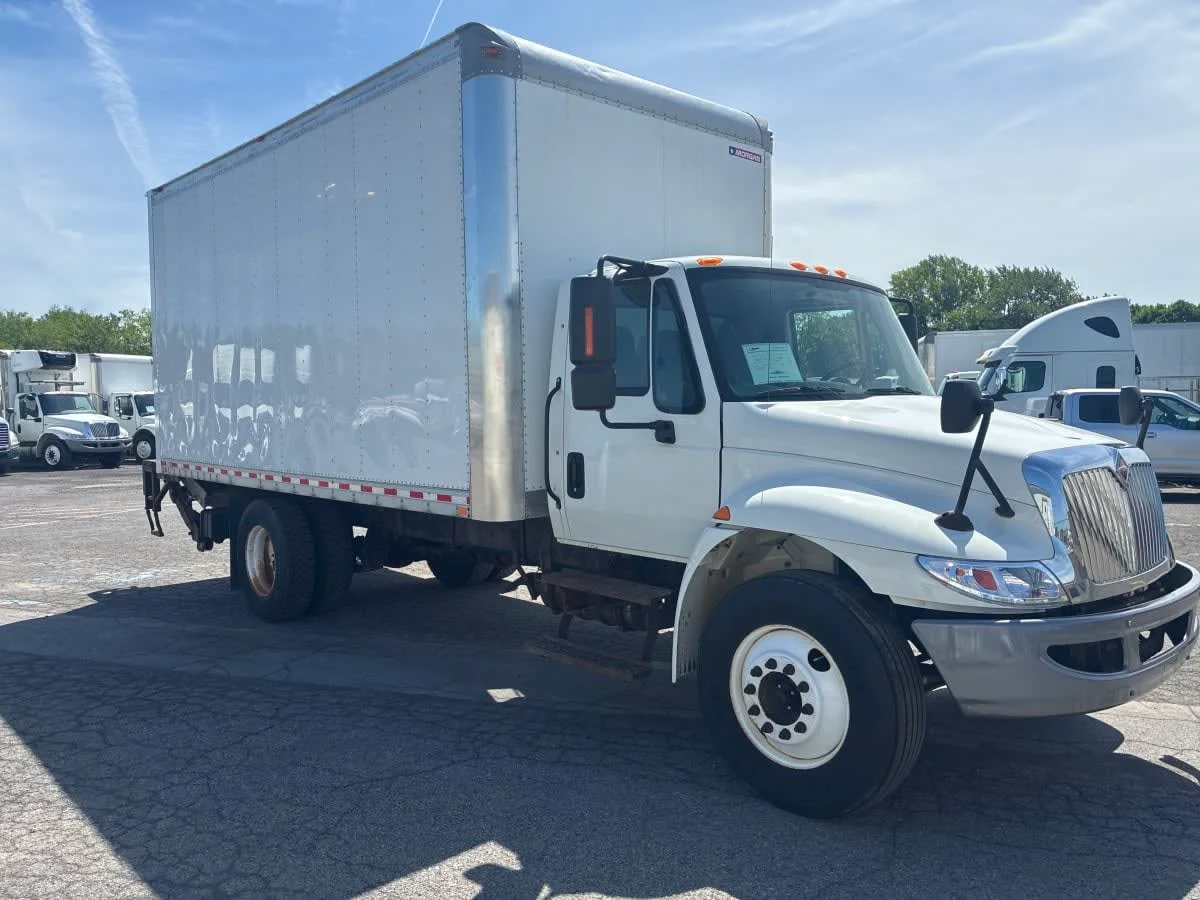 2018 International 4300 in Syracuse, NY — photo 3