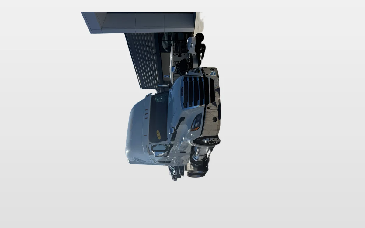 2020 Freightliner Cascadia - image 1